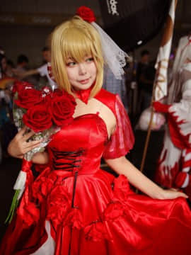 《Fate Extra》Saber红玫瑰礼服 C O S P L A Y_#尼禄红玫瑰礼服#是场照返图~ (14)