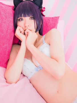 黒猫お着替えする_064
