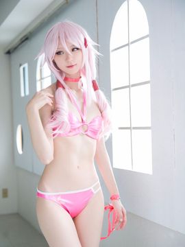 Celle qui prie pour demander le pardon_333