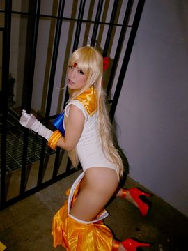 Sailor Venus Cosplay (Meltia)_095