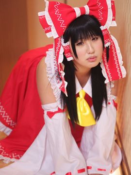 むちむち霊夢さん_015
