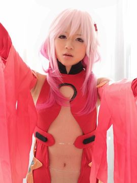 美少女コスプレイヤーが勃起したムスコとタマをねっとりと優しく舐めバキュームフェラでドッ_Riona Minami-Inori Yuzuriha-001