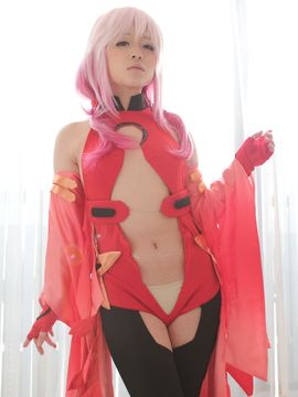 美少女コスプレイヤーが勃起したムスコとタマをねっとりと優しく舐めバキュームフェラでドッ_Riona Minami-Inori Yuzuriha-004
