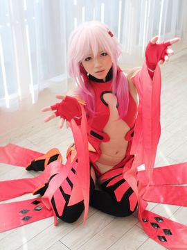 美少女コスプレイヤーが勃起したムスコとタマをねっとりと優しく舐めバキュームフェラでドッ_Riona Minami-Inori Yuzuriha-013