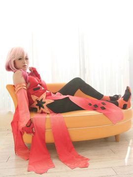 美少女コスプレイヤーが勃起したムスコとタマをねっとりと優しく舐めバキュームフェラでドッ_Riona Minami-Inori Yuzuriha-020