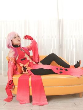 美少女コスプレイヤーが勃起したムスコとタマをねっとりと優しく舐めバキュームフェラでドッ_Riona Minami-Inori Yuzuriha-024