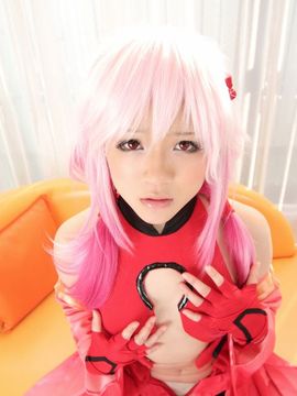 美少女コスプレイヤーが勃起したムスコとタマをねっとりと優しく舐めバキュームフェラでドッ_Riona Minami-Inori Yuzuriha-031