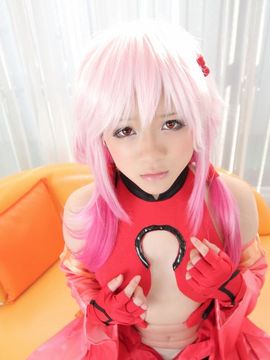 美少女コスプレイヤーが勃起したムスコとタマをねっとりと優しく舐めバキュームフェラでドッ_Riona Minami-Inori Yuzuriha-032