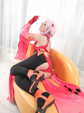 美少女コスプレイヤーが勃起したムスコとタマをねっとりと優しく舐めバキュームフェラでドッ_Riona Minami-Inori Yuzuriha-042