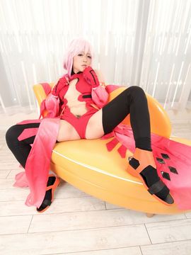 美少女コスプレイヤーが勃起したムスコとタマをねっとりと優しく舐めバキュームフェラでドッ_Riona Minami-Inori Yuzuriha-046