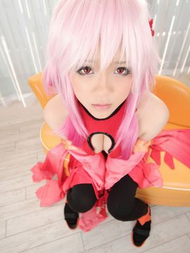 美少女コスプレイヤーが勃起したムスコとタマをねっとりと優しく舐めバキュームフェラでドッ_Riona Minami-Inori Yuzuriha-055