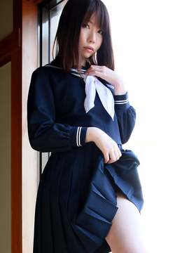 セーラー服とスポーツブラ_057