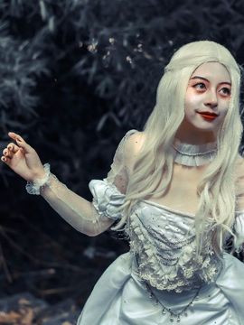 《爱丽斯漫游仙境》白之皇后C O S P L A Y_爱丽丝梦游仙境 The White Queen (2)
