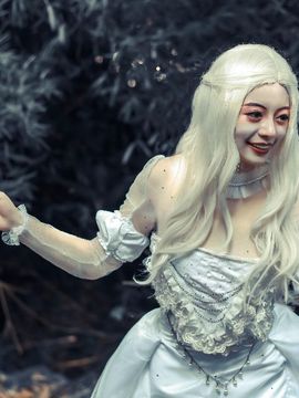 《爱丽斯漫游仙境》白之皇后C O S P L A Y_爱丽丝梦游仙境 The White Queen (3)