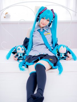 Vocaloid - Hatsune Miku cosplay by Kuuya_137