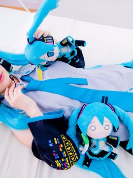 Vocaloid - Hatsune Miku cosplay by Kuuya_173