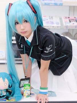 VOCALOID – Miku x Meiko x Luka x Rin cosplay_022