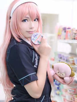 VOCALOID – Miku x Meiko x Luka x Rin cosplay_037