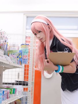 VOCALOID – Miku x Meiko x Luka x Rin cosplay_053