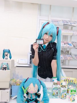 VOCALOID – Miku x Meiko x Luka x Rin cosplay_077