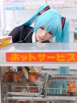 VOCALOID – Miku x Meiko x Luka x Rin cosplay_099