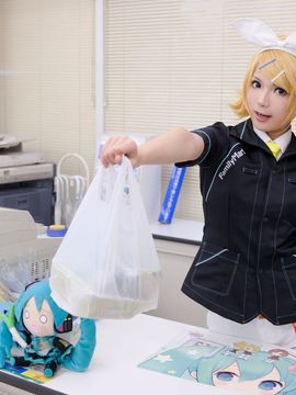 VOCALOID – Miku x Meiko x Luka x Rin cosplay_130