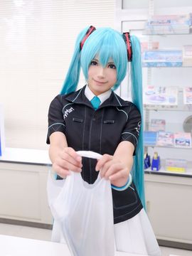 VOCALOID – Miku x Meiko x Luka x Rin cosplay_132