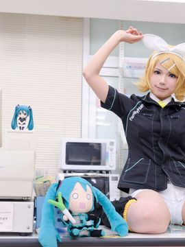 VOCALOID – Miku x Meiko x Luka x Rin cosplay_141