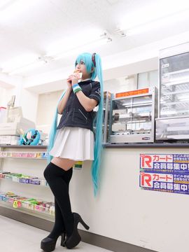 VOCALOID – Miku x Meiko x Luka x Rin cosplay_143