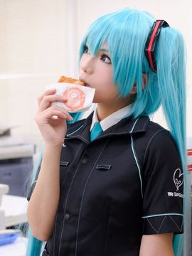 VOCALOID – Miku x Meiko x Luka x Rin cosplay_154