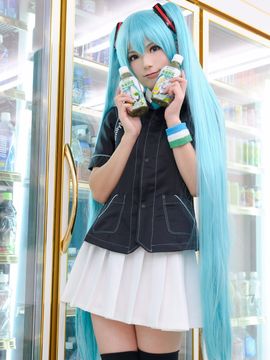 VOCALOID – Miku x Meiko x Luka x Rin cosplay_183