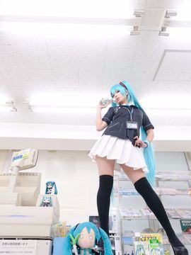 VOCALOID – Miku x Meiko x Luka x Rin cosplay_188