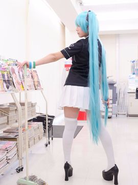 VOCALOID – Miku x Meiko x Luka x Rin cosplay_213