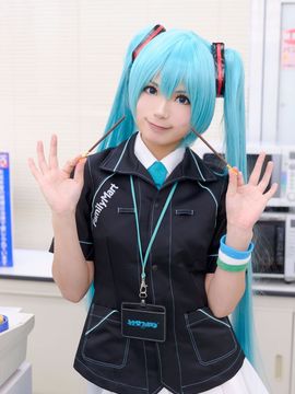 VOCALOID – Miku x Meiko x Luka x Rin cosplay_225