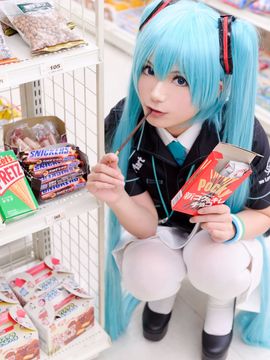 VOCALOID – Miku x Meiko x Luka x Rin cosplay_233