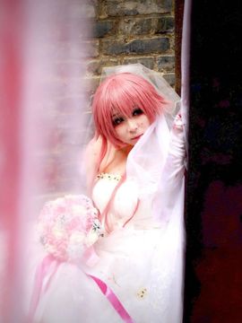 《未来日记》我妻由乃血崩婚纱版COS_这里墨桕w渣浪@墨桕_是桕不念柏 (1)