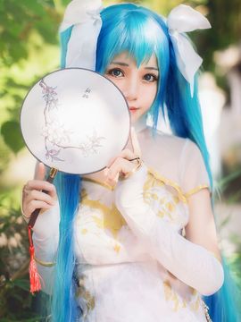 《VOCALOID家族》初音未来魅力旗袍登场 C O S P L A Y_初音未来魅力旗袍登场 C O S (3)