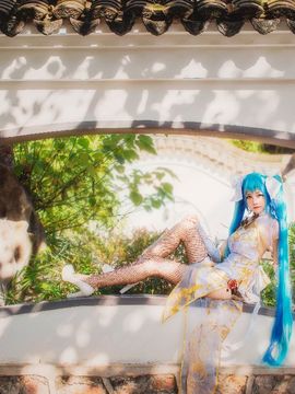 《VOCALOID家族》初音未来魅力旗袍登场 C O S P L A Y_初音未来魅力旗袍登场 C O S (5)