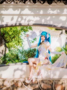 《VOCALOID家族》初音未来魅力旗袍登场 C O S P L A Y_初音未来魅力旗袍登场 C O S (6)