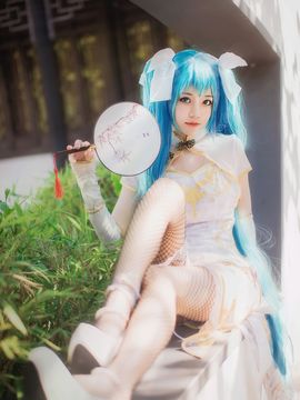 《VOCALOID家族》初音未来魅力旗袍登场 C O S P L A Y_初音未来魅力旗袍登场 C O S (17)