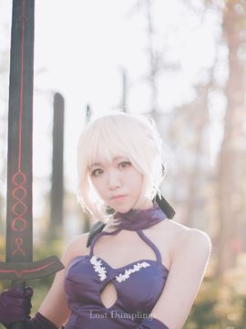 Saber黑王二设C O S P L A Y_没见过这么温柔的黑吾王 (2)