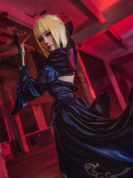 Saber黑王二设C O S P L A Y_Fate Saber Altern ative (1)