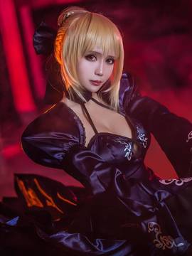 Saber黑王二设C O S P L A Y_Fate Saber Altern ative (5)