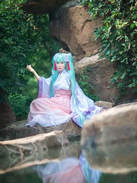 《VOCALOID》初音未来中秋明月C O S P L A Y_【中秋miku】 (3)