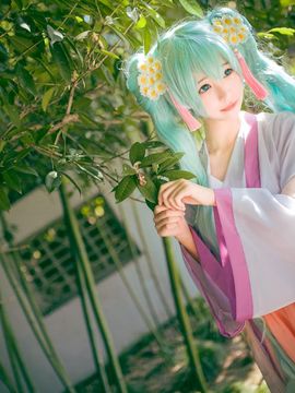 《VOCALOID》初音未来中秋明月C O S P L A Y_中秋~miku (4)