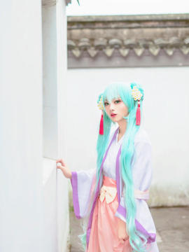 《VOCALOID》初音未来中秋明月C O S P L A Y_MIKU中秋赏月 (1)