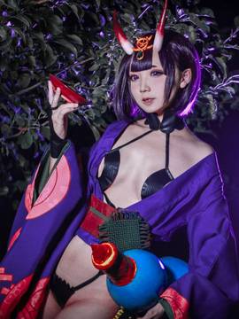 《Fate Grand Ordert》千红万紫・神力鬼毒酒吞童子 C O S P L A Y_【万分感谢你召唤妾身至此。妾身会比较为所欲为，没关系吧~？】 (2)