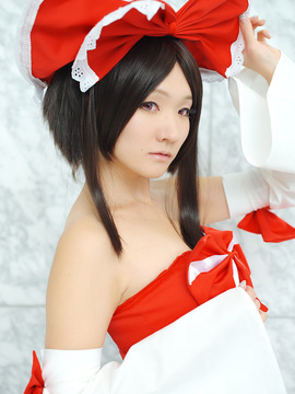 Reimu Hakurei (Touhou Project) by Kishigami Hana_011