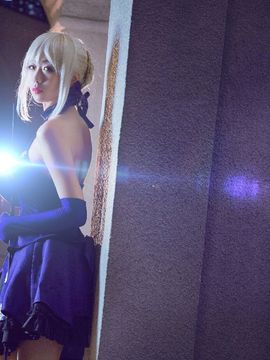 《Fate stay night》saber小礼服 C O S P L A Y_saber小礼服 C O S (1)
