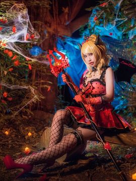 《lovelive！》绚濑绘里小恶魔 C O S P L A Y_这黑暗的夜晚，是属于我的世界…… (1)